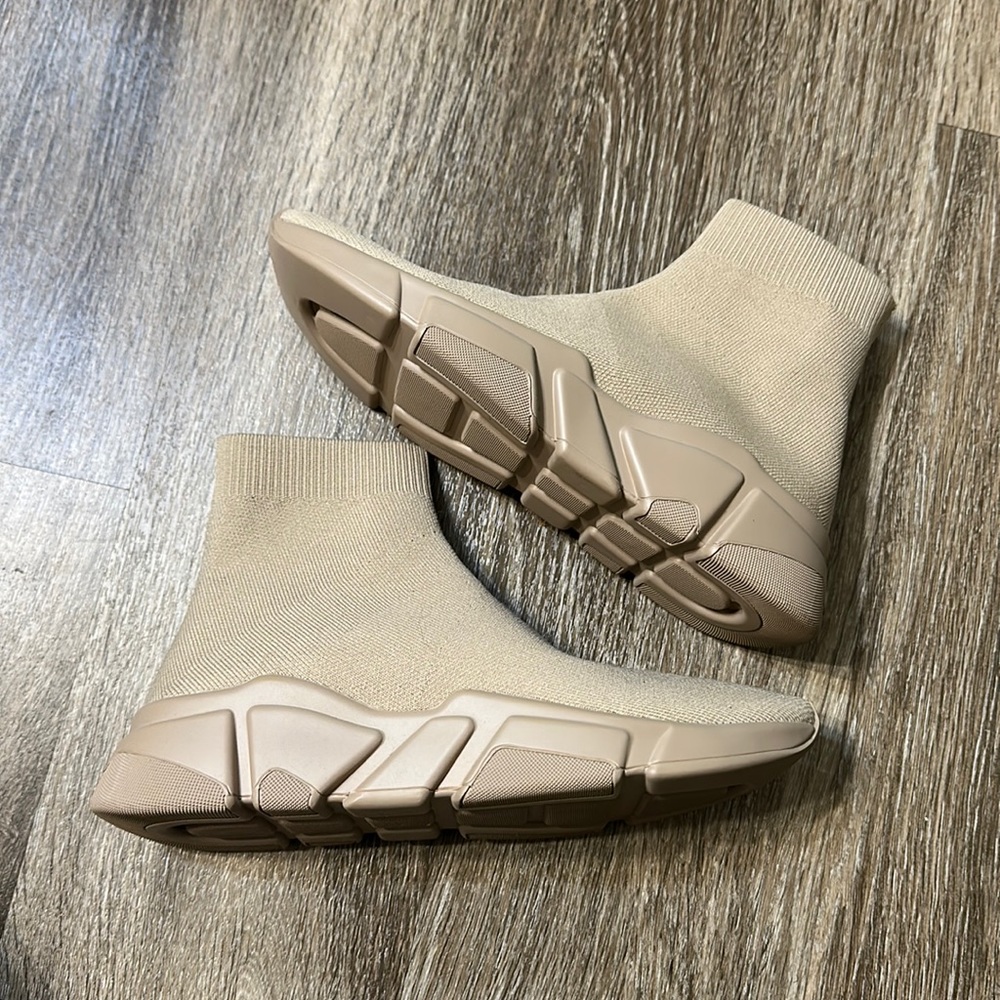 Brand new never worn Steve Madden knit shoes